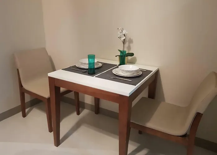 Apartment Uptown Mall Area Bonifacio Manila