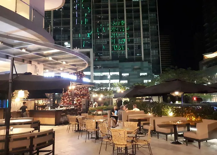 Apartment Uptown Mall Area Bonifacio Manila