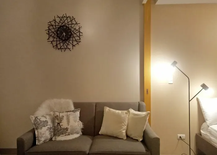 Uptown Mall Area Bonifacio Apartment