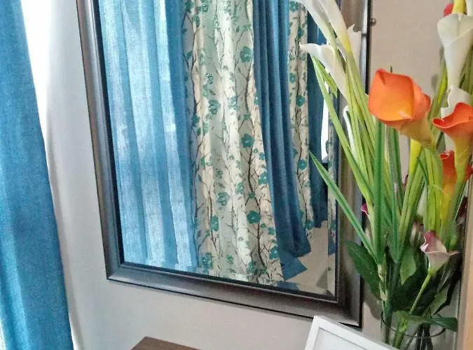 Uptown Mall Area Bonifacio Apartment Manila