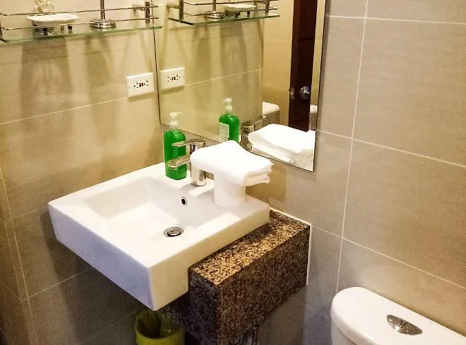Uptown Mall Area Bonifacio Apartment