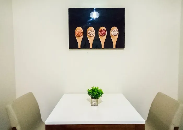 Uptown Mall Area Bonifacio Apartment
